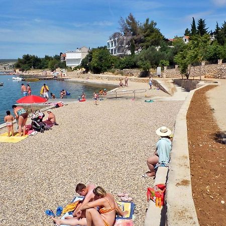 Apartments With A Parking Space Maslenica, Novigrad - 12636 Jasenice  Buitenkant foto